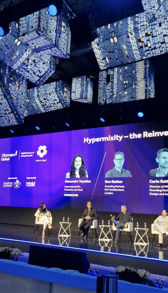 EMCEE PUBLIC SPEAKING AS FEMALE PRESENTER